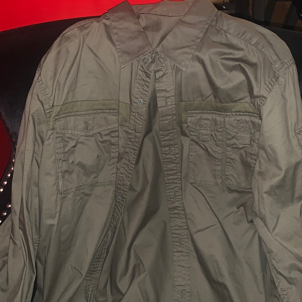 Men’s Olive green Sean John shirt